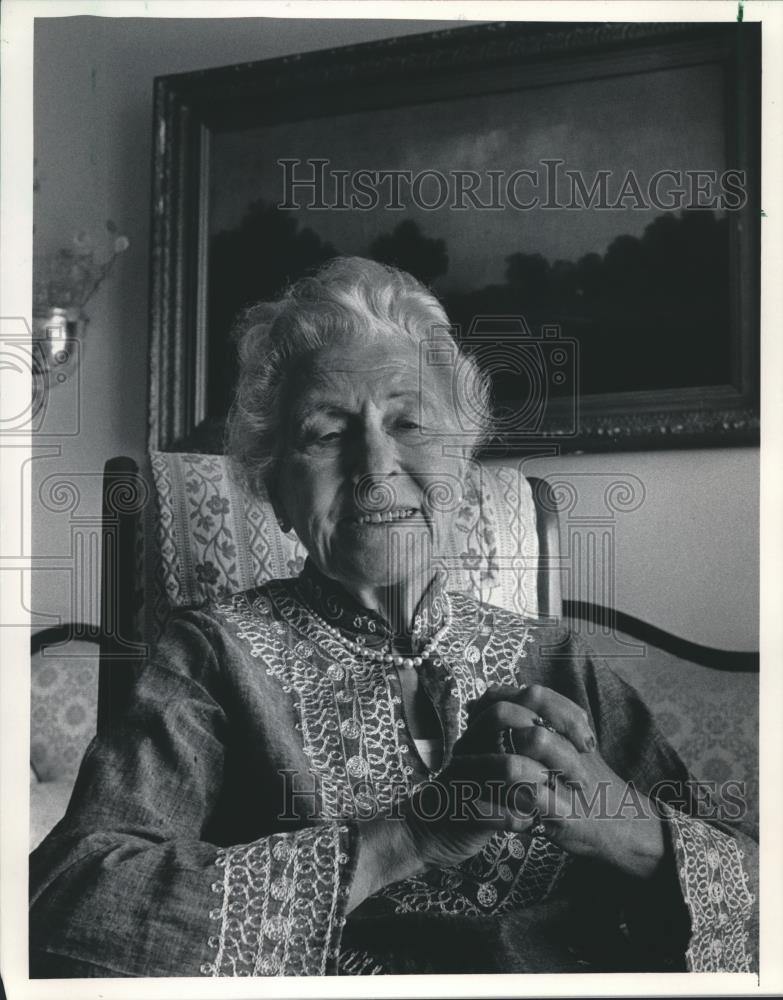 1984 Press Photo Winnifred Frazier after open heart surgery.   - mjb11151 - Historic Images