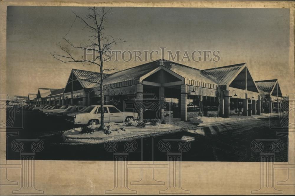 1986 Press Photo The Audubon Court Shopping Center in Fox Point, Wisconsin - Historic Images