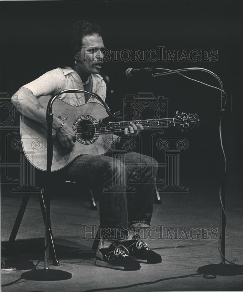 1986 Press Photo Country Musician Joe McDonald - mjb13565 - Historic Images