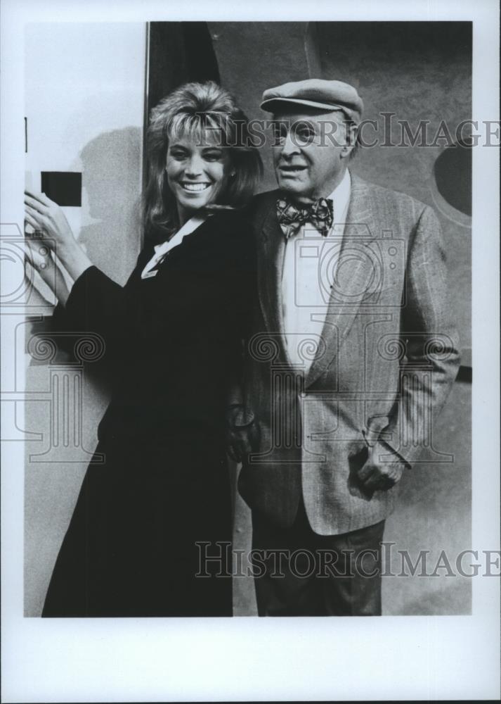 1987 Press Photo Host Vanna White and comedian Bob Hope - spp30620 - Historic Images