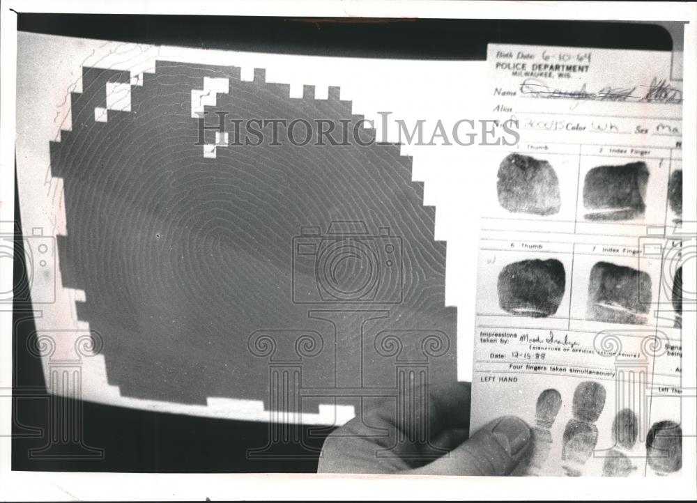 1989 Press Photo AFIS Scans Fingerprints to Help Identify Suspects - mjb00187 - Historic Images