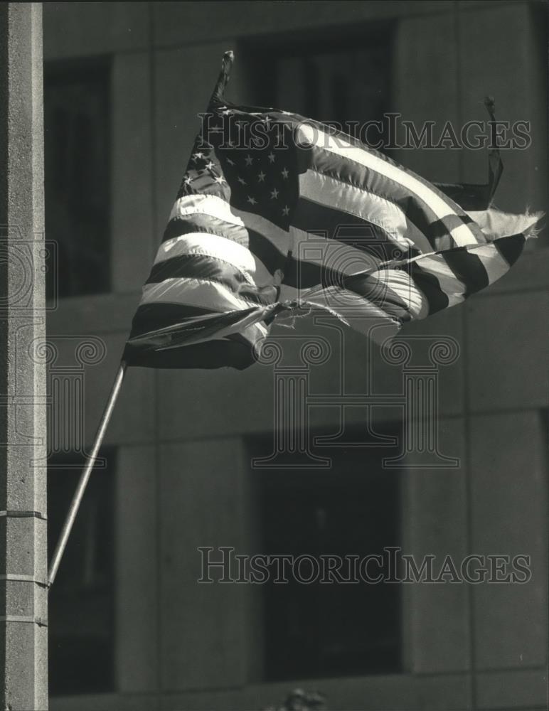 1989 Press Photo Torn and Tattered United States Flag, Milwaukee - mjb11323 - Historic Images