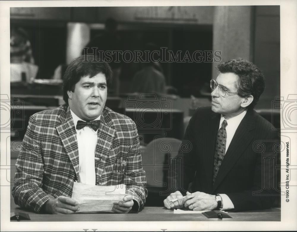 1990 Press Photo Kevin Meaney and Walter Jacobson star on Uncle Buck, on CBS. - Historic Images