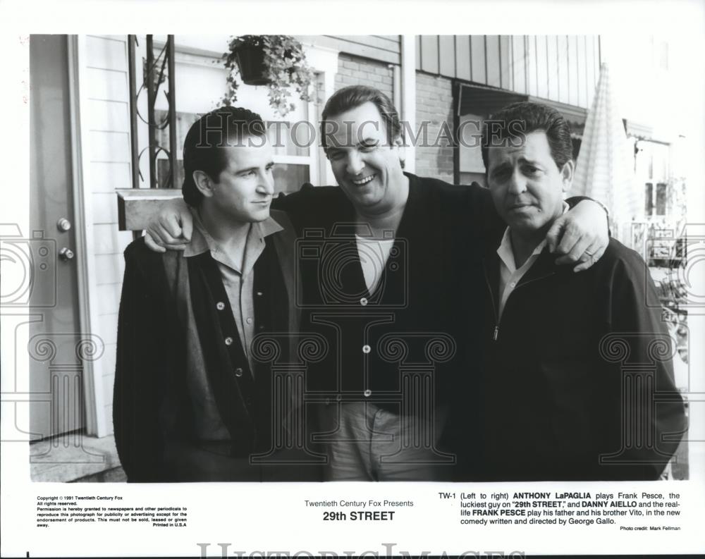 1991 Press Photo The stars of the comedy film, "29th Street" - spp23968 - Historic Images