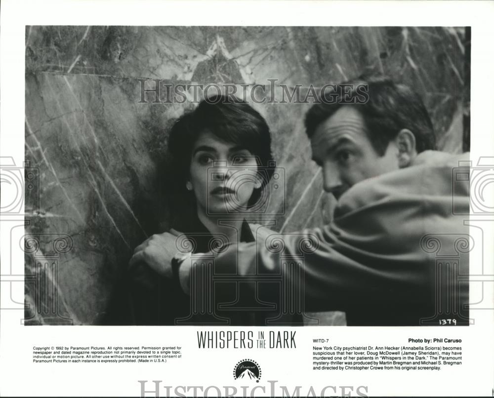1992 Press Photo Annabella Sciorra & Jamey Sheridan in "Whispers in the Dark" - Historic Images
