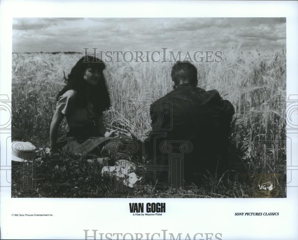1992 Press Photo Alexandra London and Jacques Dutronc star in Van Gogh. - Historic Images