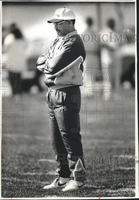 1993 Press Photo Sherman Lewis, Offensive Coordinator for Green Bay Packers - Historic Images