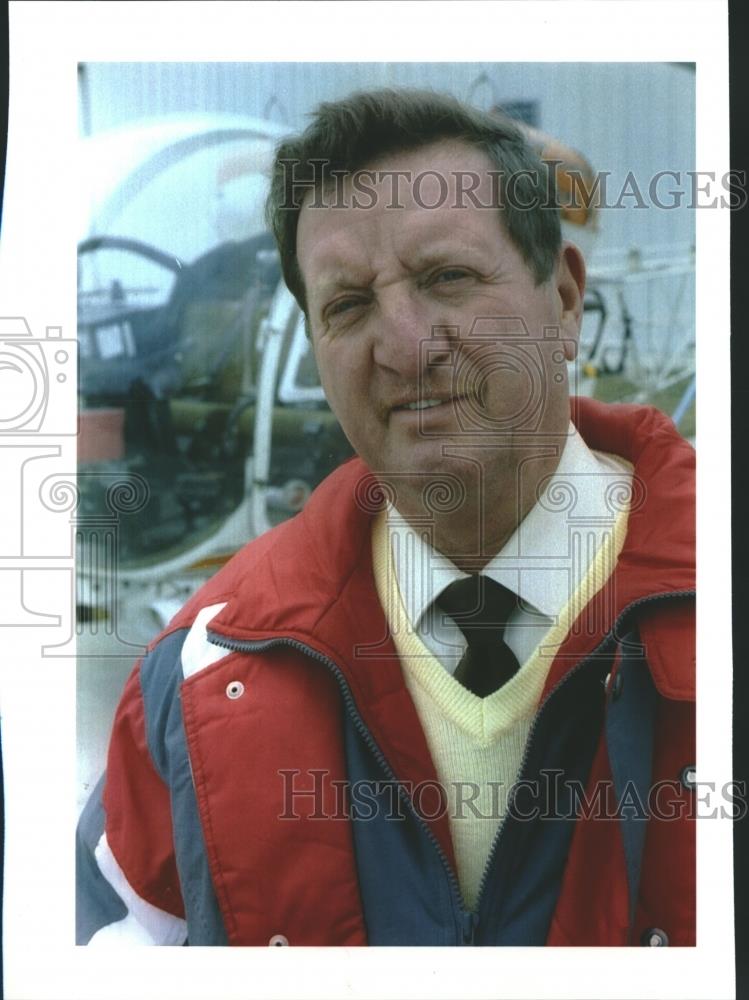 1993 Press Photo Wayne McDermott, owner of Ideal Helicopter Service - mjb13300 - Historic Images