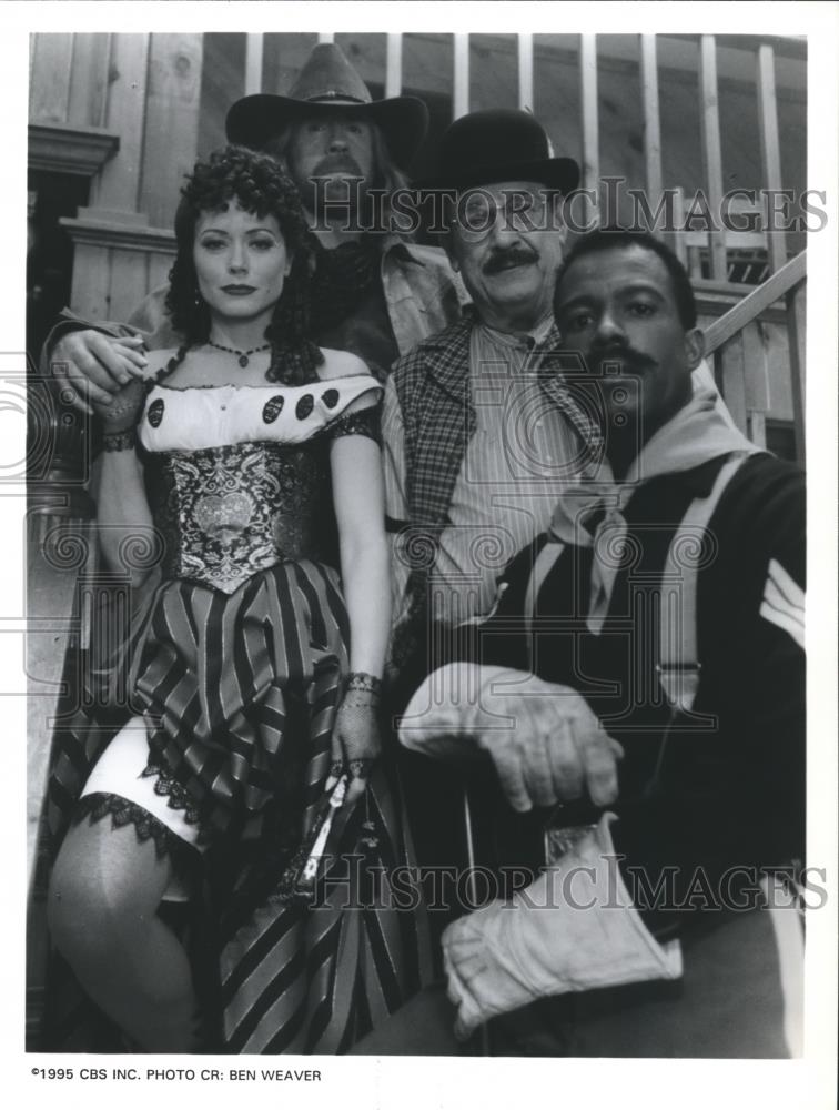 1995 Press Photo Chuck Norris lead the cast of CBS&#39; &quot;Walker, Texas Ranger&quot; - Historic Images