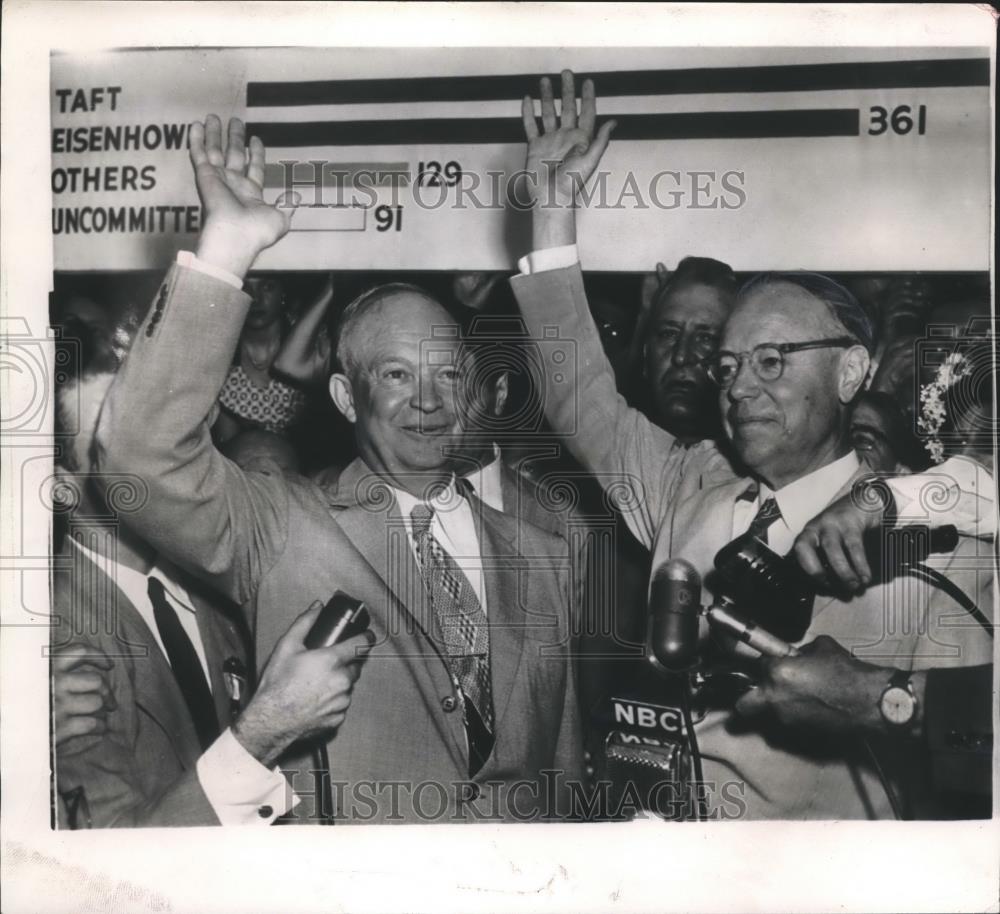 Press Photo General Eisenhower defeats Senator Taft for nomination, Chicago. - Historic Images