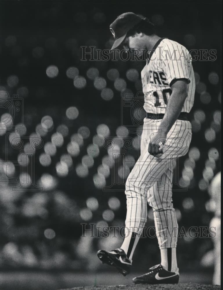 1985 Press Photo Milwaukee Brewers pitcher Bob McClure in County Stadium - Historic Images