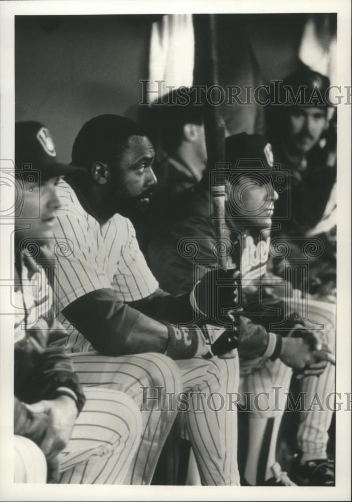 1990 Press Photo Dave Parker Sits on Bench Waiting to Bat, Milwaukee Brewers - Historic Images