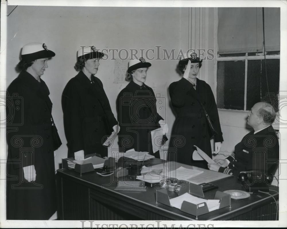 1942 Press Photo Four WAVE Officers on Duty at Navy Department Washington DC - Historic Images