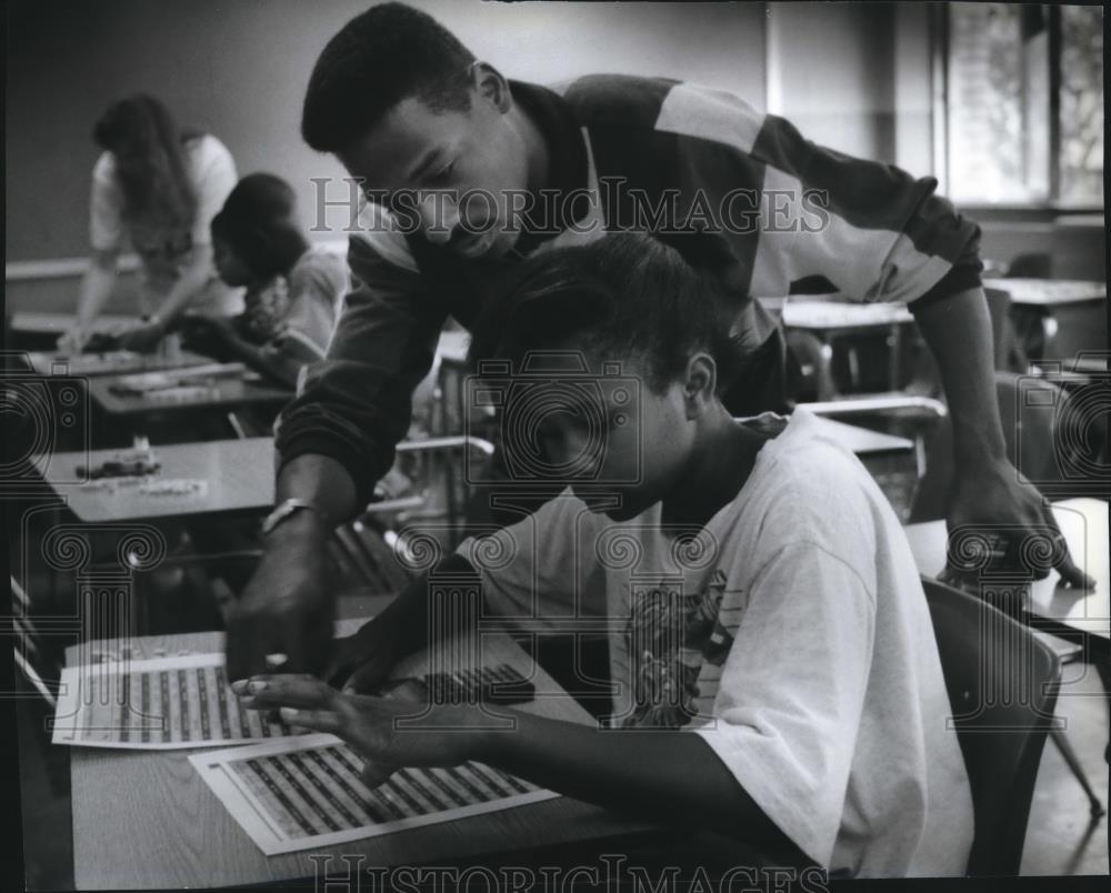 1994 Press Photo Summer School at Malcolm X Academy in Milwaukee, Wisconsin - Historic Images