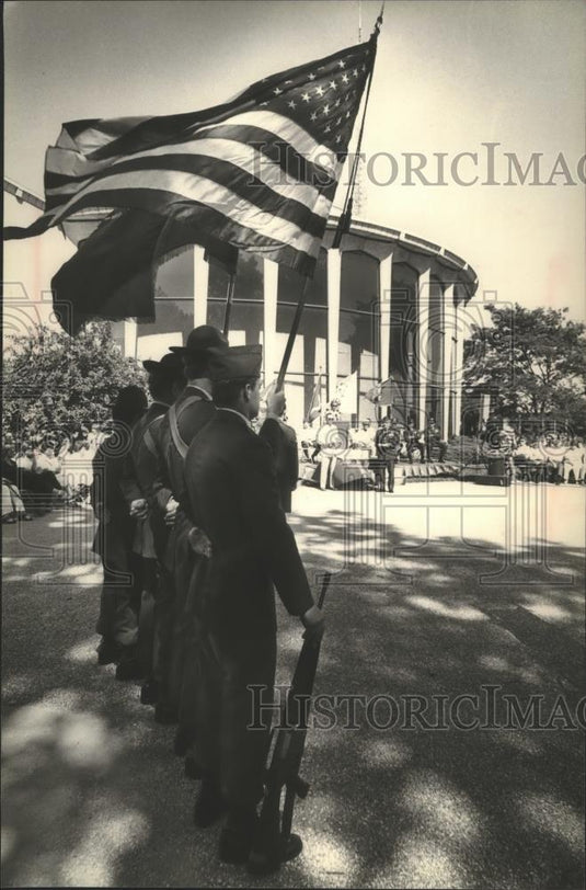 1980 Press Photo Color Guard M.J. Military Achievements Award Ceremony Wisconsin - Historic Images