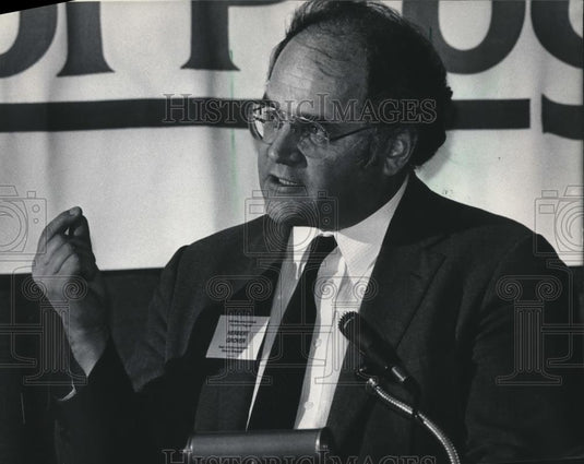 1986 Press Photo Herbert Grover, Wisconsin State Superintendent of Instruction - Historic Images