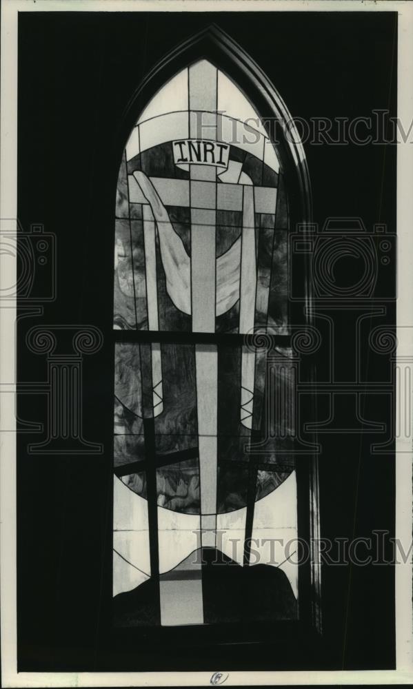 1986 Press Photo Tiffany Method Stained Glass Window by Reverend Michael Bater - Historic Images