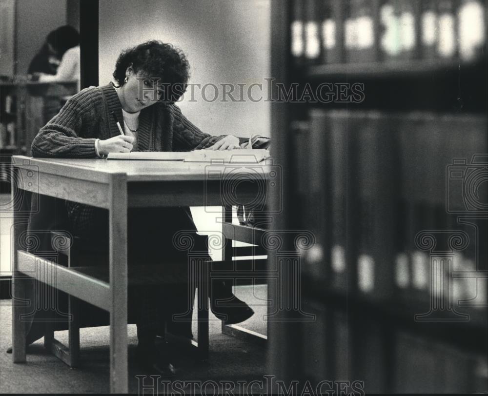 1987 Press Photo Student and Freshman Kerry Karrels of Marquette University - Historic Images