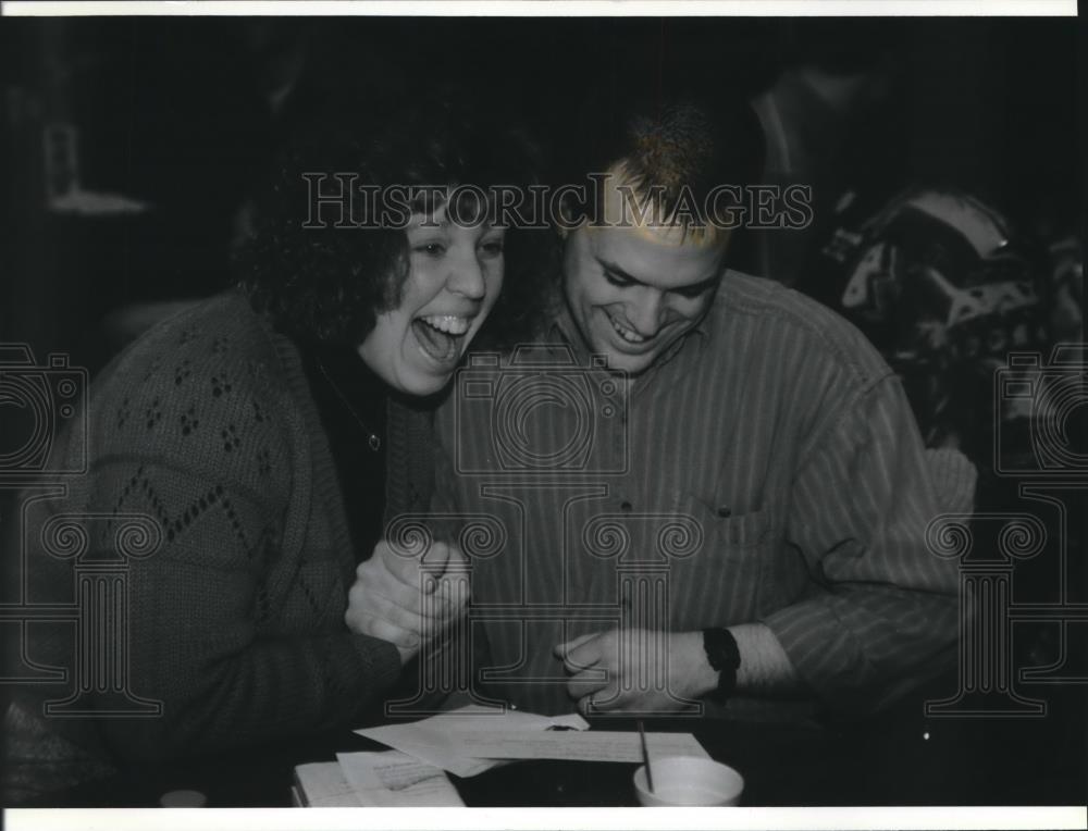 1994 Press Photo Tracy, David Woodbury Learn of Albany Medical Center Residency - Historic Images