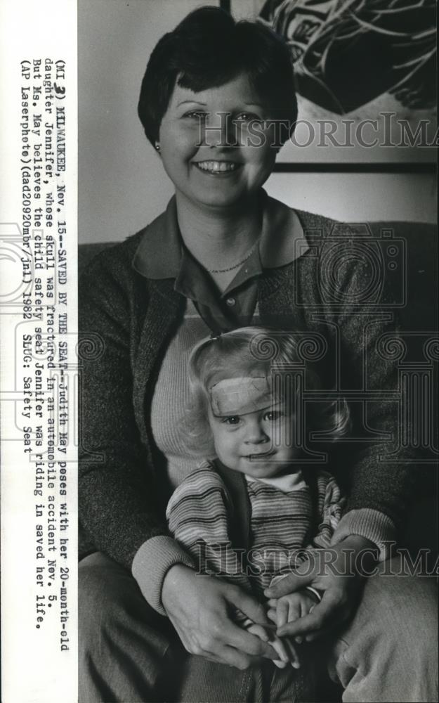 1982 Press Photo New Child Seat Law Saves Life in Milwaukee, Wisconsin - Historic Images