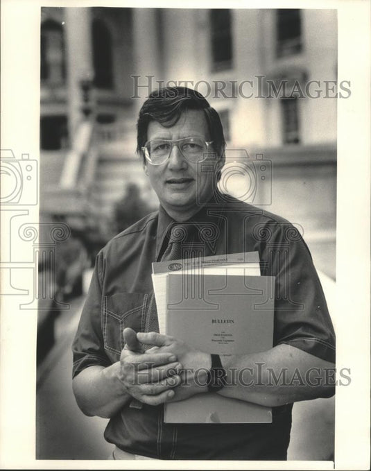 1986 Press Photo Charles Friederich, Journal Madison Bureau employee - mjb24537 - Historic Images