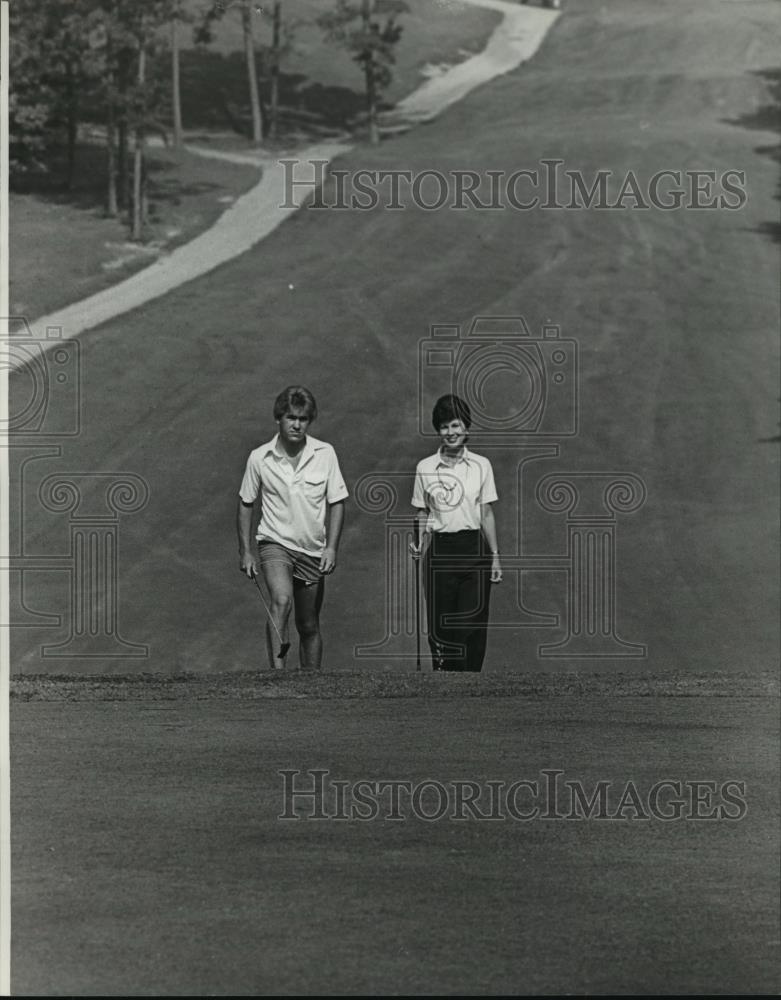 1983 Press Photo Alabama-Bessemer golfers Terry Scott and Connie Harper. - Historic Images