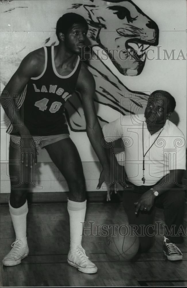 1980 Press Photo Alabama-Cougar Craig Lane dribbles, as Turner looks on. - Historic Images