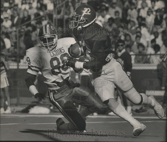 1987 Press Photo Alabama #22 Gene Jelks and SW Louisiana #88 Melvin Barber.