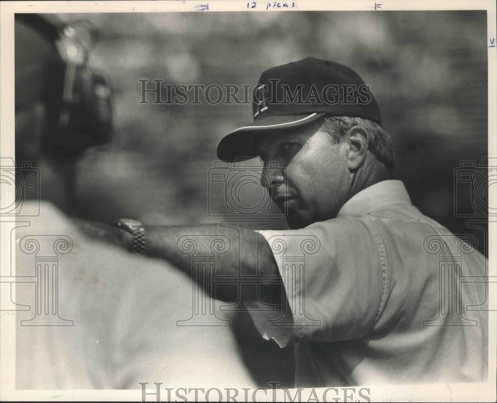 1988 Press Photo Alabama-Auburn football, Pat Dye. - abns01818 - Historic Images