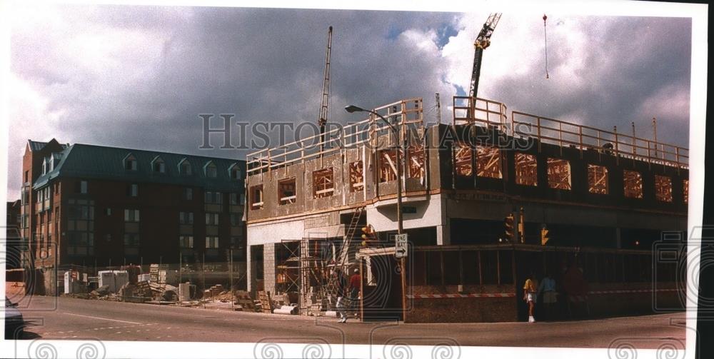 1993 Press Photo Construction on the Marquette University Campus Circle Project - Historic Images