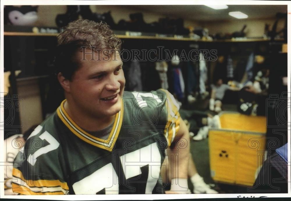 1993 Press Photo Bill Maas of Green Bay Packers in Locker Room - mjb35228 - Historic Images