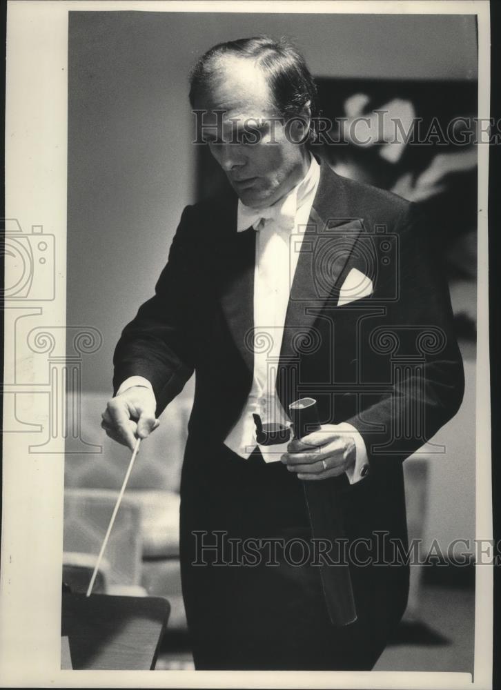 1985 Press Photo Zdenek Macal, conductor - mjb35818 - Historic Images