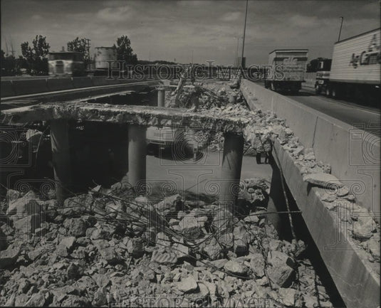 1986 Press Photo Site of Ramsey Ave. overpass rebuild, Milwaukee - mjb36601 - Historic Images
