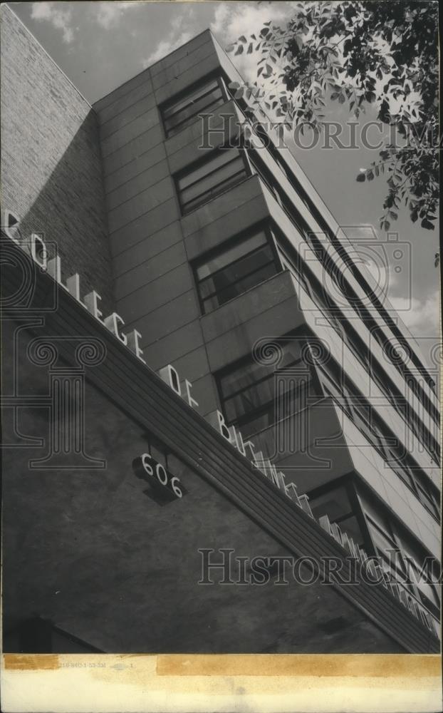 Press Photo University Business Administration Building, Marquette. - mjb37258 - Historic Images
