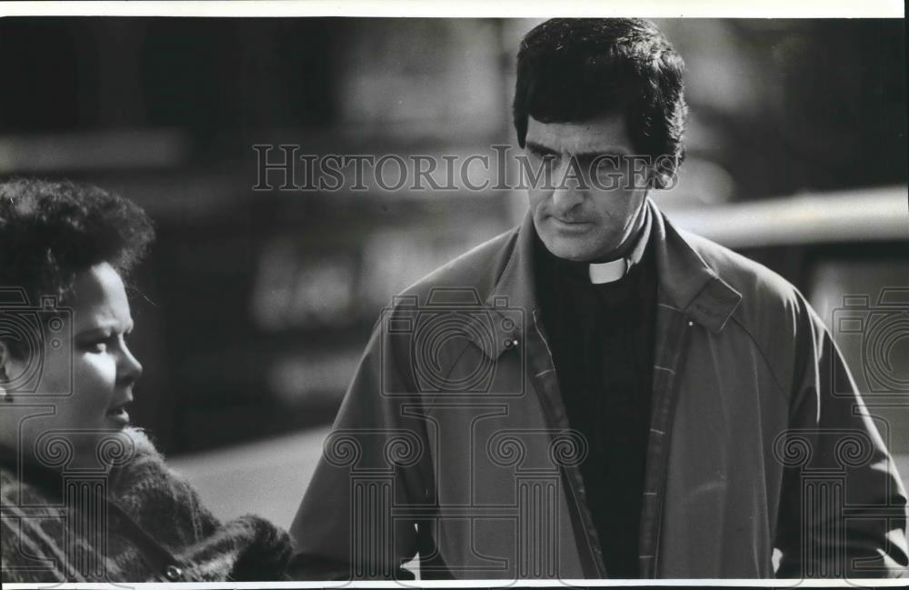 1991 Press Photo Kenosha's activist Priest Domenic Roscioll - mjb37914 - Historic Images