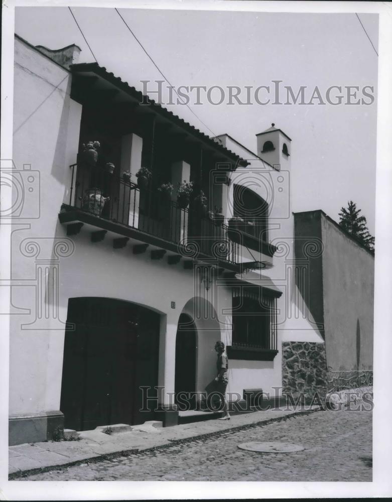 1982 Press Photo Modern Colonial architecture in Mexico City - mjb38085 - Historic Images
