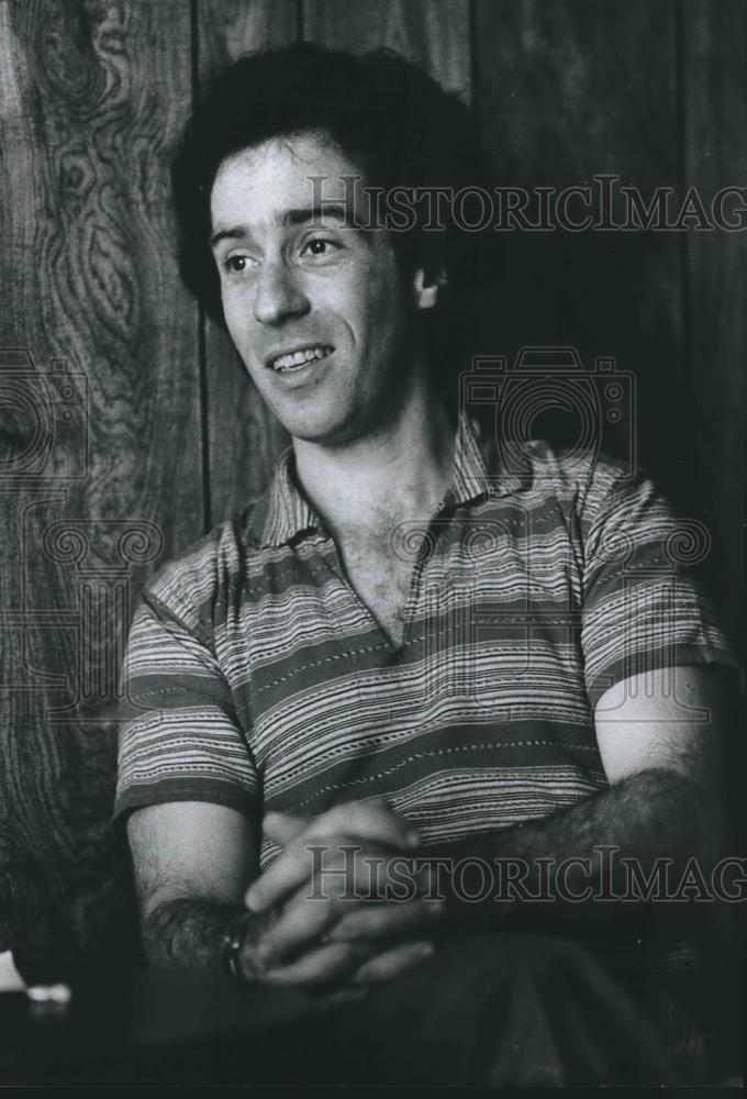 1978 Press Photo Medal Winner Cellist, Nathaniel Rosen, during an interview` - Historic Images
