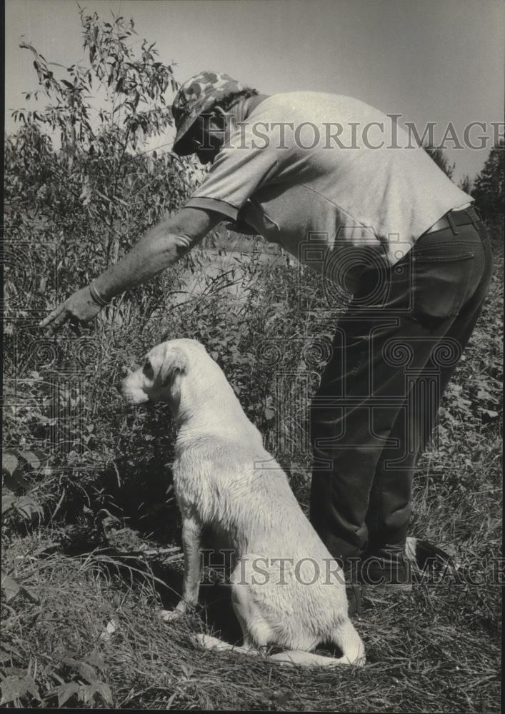 1980 Press Photo Jay Reed from The Journal with his dog, Thor - mjb39407 - Historic Images