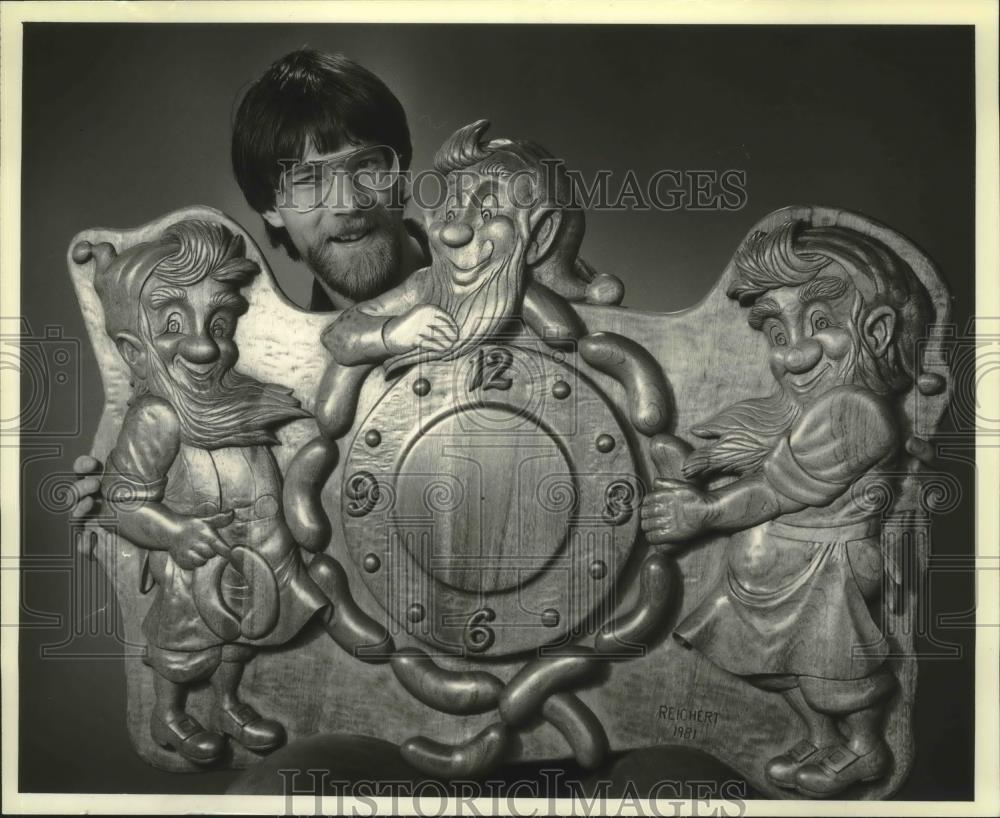 1981 Press Photo John Reichert, woodcarver, Whitefish Bay and Wurst Clock - Historic Images