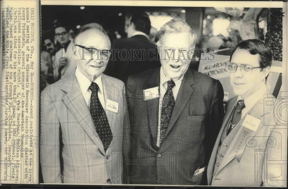 1976 Press Photo Award receipients at meeting of Wisconsin Newspaper Association - Historic Images