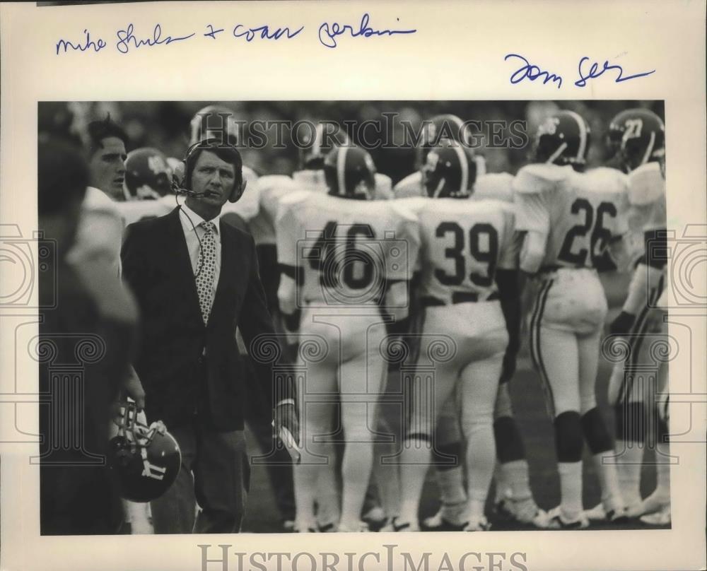 Press Photo Alabama football Ray Perkins with Mike Shula and others. - Historic Images