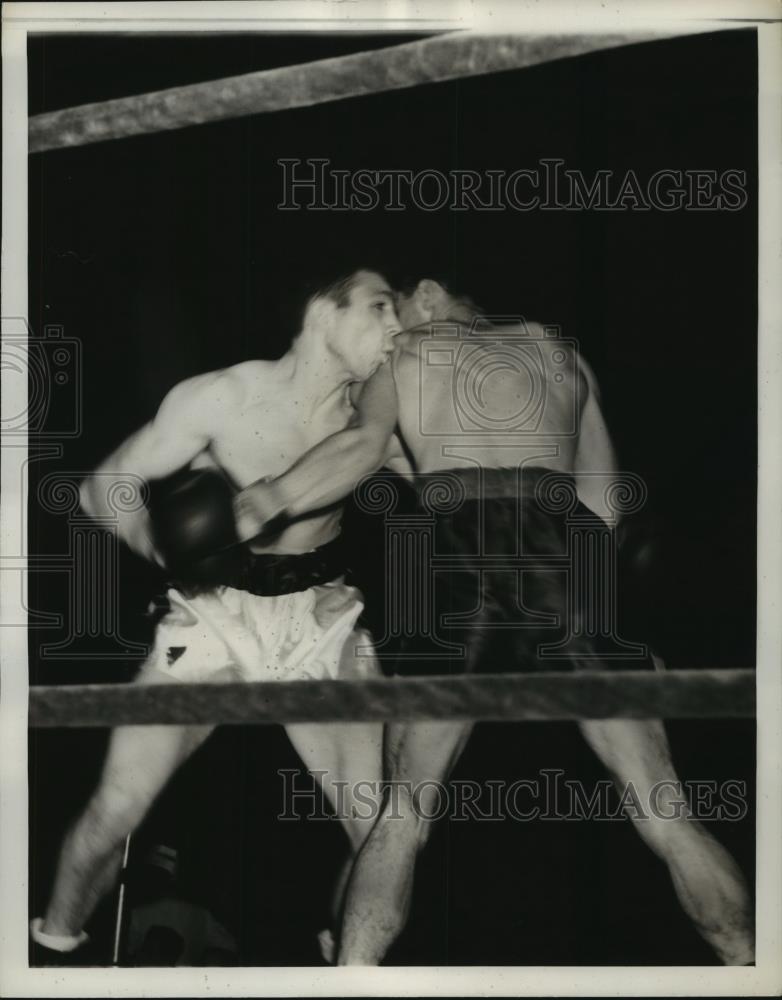 1938 Press Photo Sam Corti of Trenton Times &amp; John Leonard of Municipal Playgrou - Historic Images