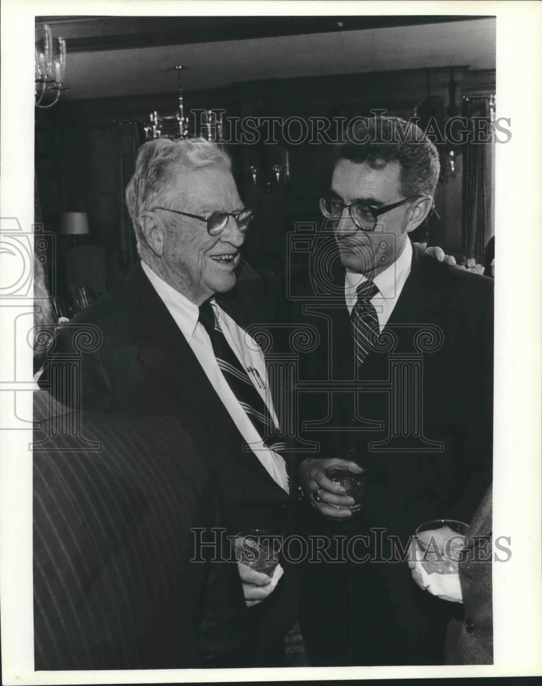 1982 Press Photo Retirement party for Victor Irwin Maier, Journal Executive, WI - Historic Images