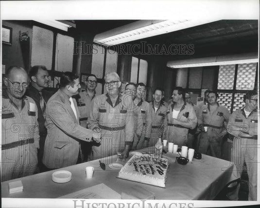 Press Photo John Radish Received Congratulations On 25 Years With The Journal - Historic Images