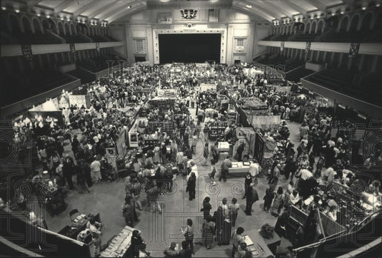 1987 Press Photo Buttermilk Country Folk Art Show and Sale at MECCA Auditorium - Historic Images