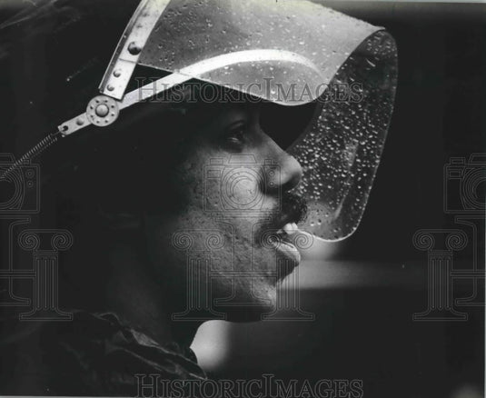 1981 Press Photo Guardsman training put to use. Milwaukee-Fire Dept-Strikes - Historic Images
