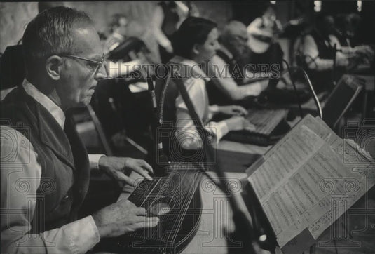 1985 Press Photo Members of the Milwaukee Zither Club, Glendale - mjb49029 - Historic Images