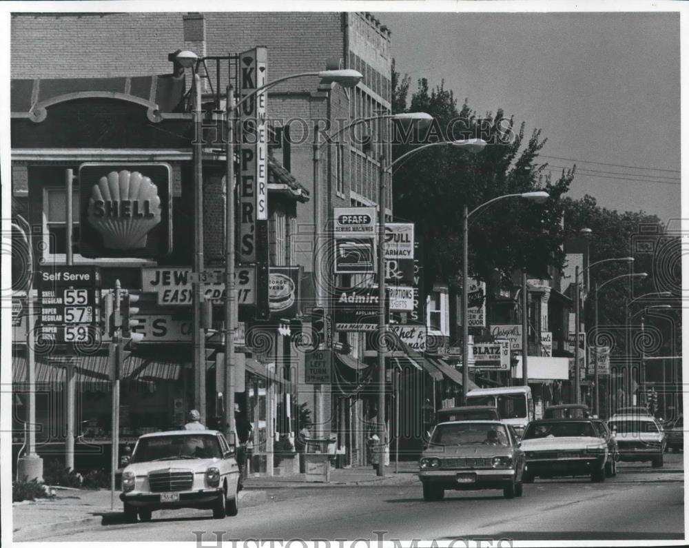 1976 Press Photo Business District Of Lincoln Ave. In Milwaukee - Historic Images