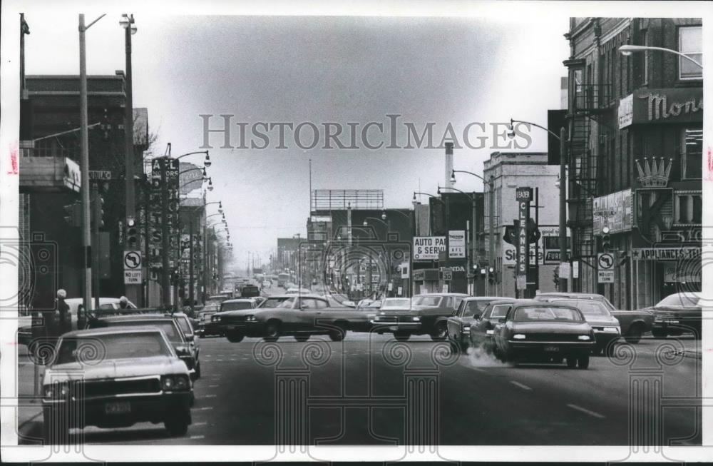 1979 Press Photo A ground level view of North Avenue in Milwaukee, Wisconsin. - Historic Images