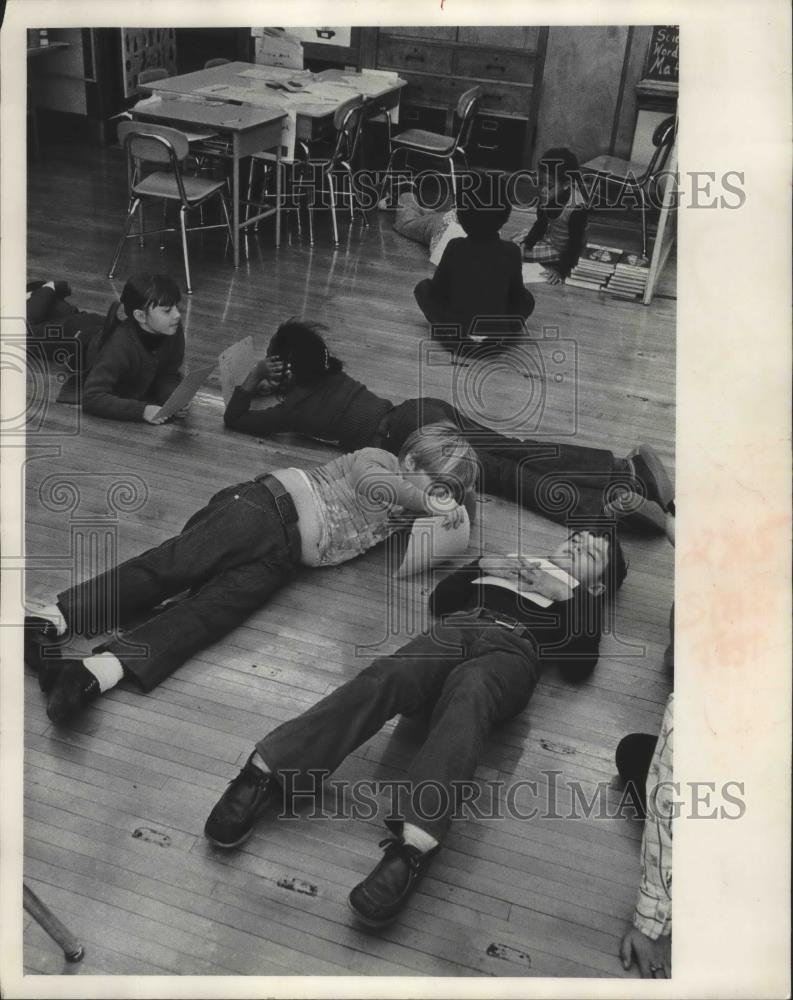 1976 Press Photo Students in Class at Townsend Street School Milwaukee Wisconsin - Historic Images